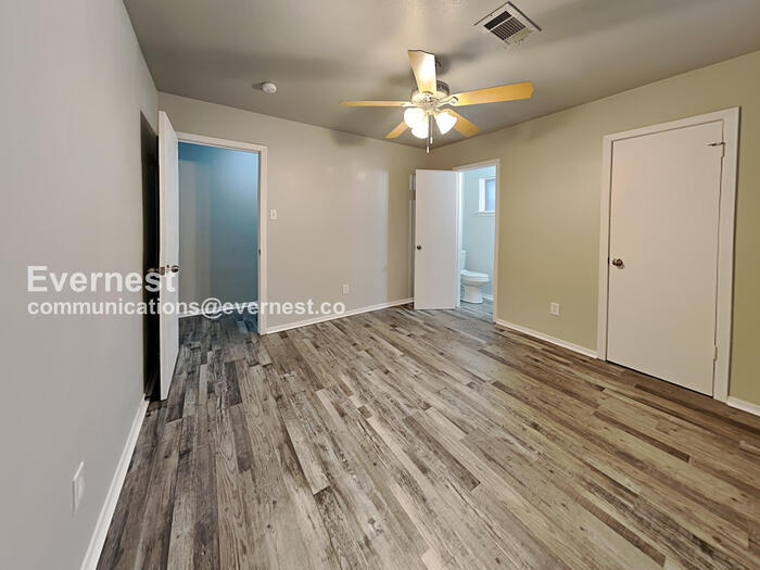 Building Photo - 5242 Grace Point Ln