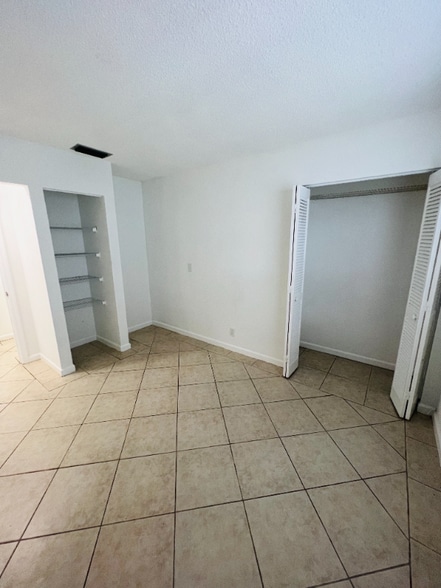 Building Photo - 510 24th Ave N