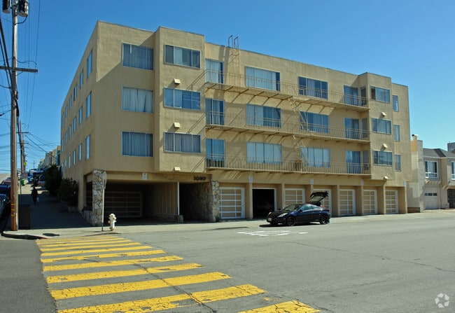 Building Photo - 3090 Vicente St