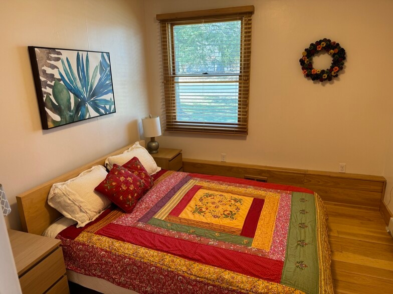 Building Photo - 1416 Hanshaw Rd