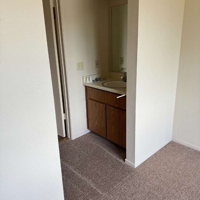 Building Photo - Stonegate living