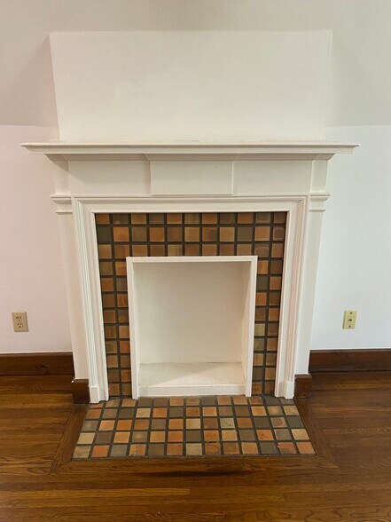 Building Photo - 600 Pleasant Ridge Ave