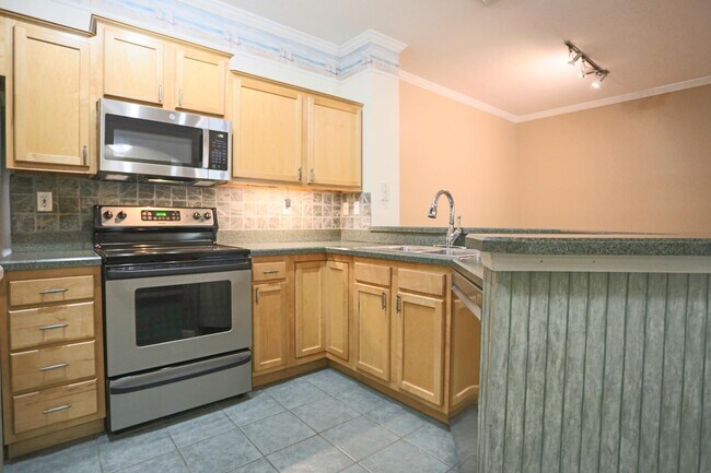 Building Photo - 520 Florida Club Blvd