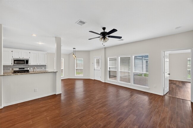 Building Photo - 4902 Lake Catherine Ct