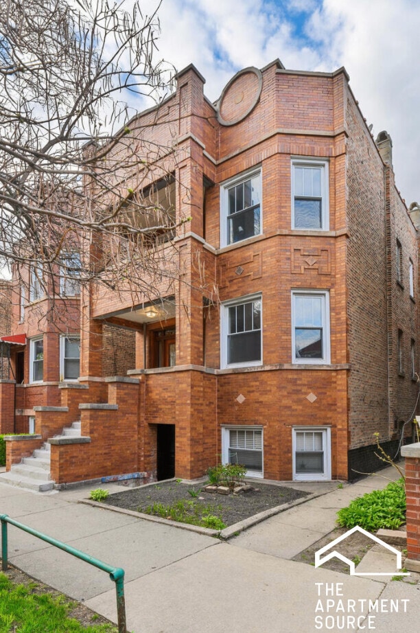 Building Photo - 2132 W Iowa St
