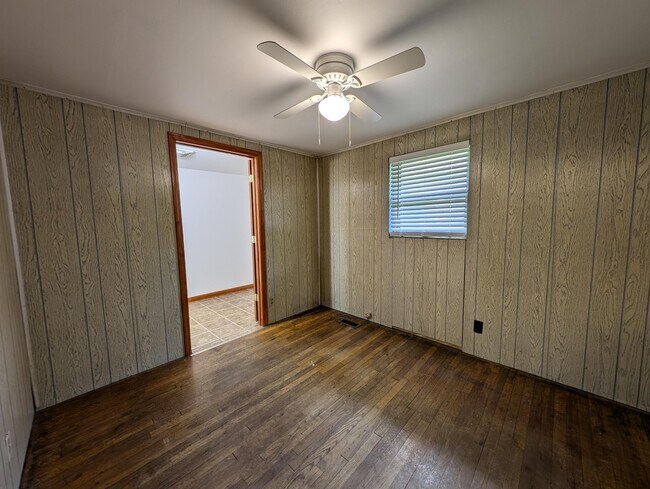 Building Photo - 210 Columbian Ave