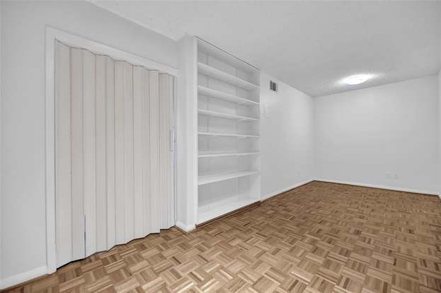 Building Photo - 2700 Bellefontaine-
