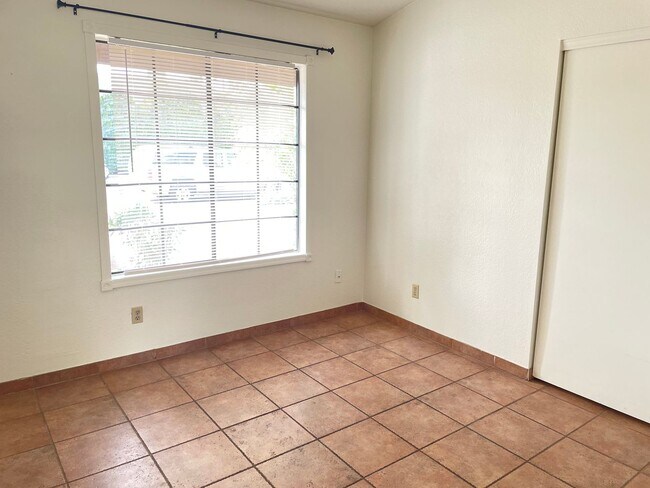 Building Photo - 1609 N Longmore St