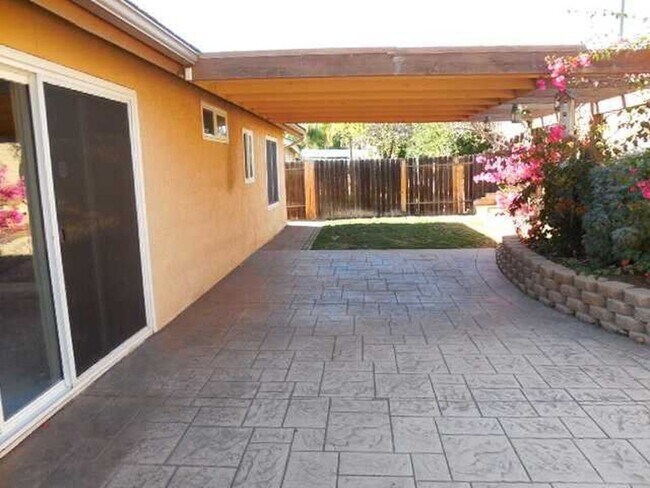 Building Photo - Summerfield Estates Home in Poway.  3/2, 2...