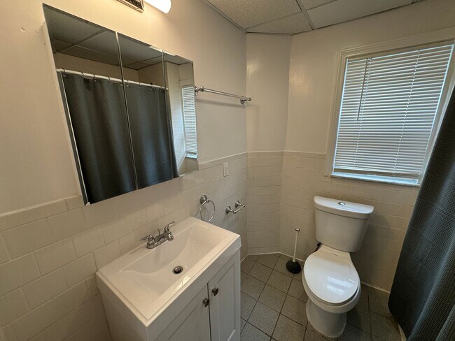 Building Photo - 1bed 2bath in Davis Square is available in 9/1
