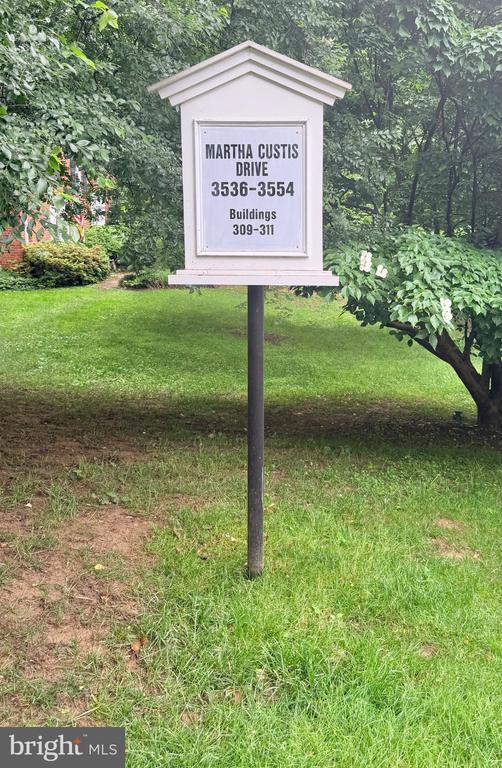 Building Photo - 3540 Martha Custis Dr