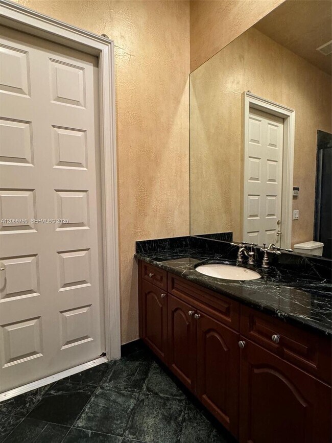 Building Photo - 891 Captiva Dr
