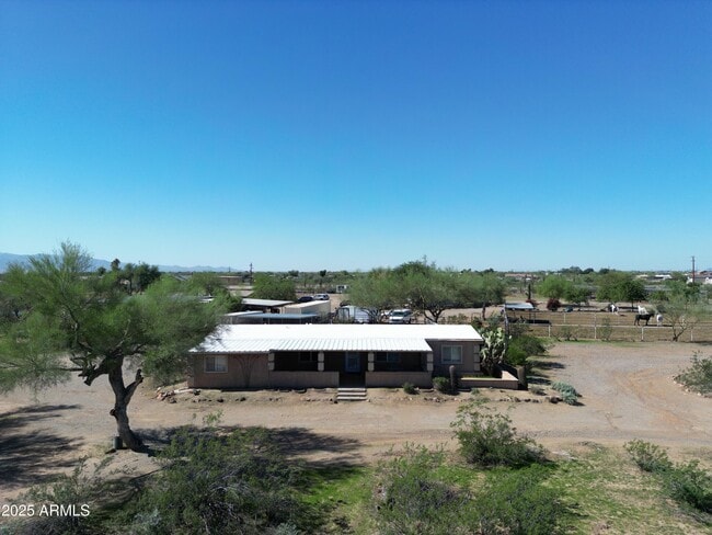 Building Photo - 16511 W Dale Ln