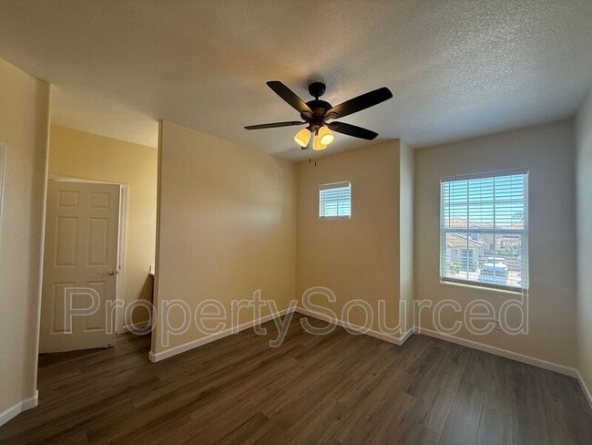 Building Photo - 1633 Sparrowhawk St