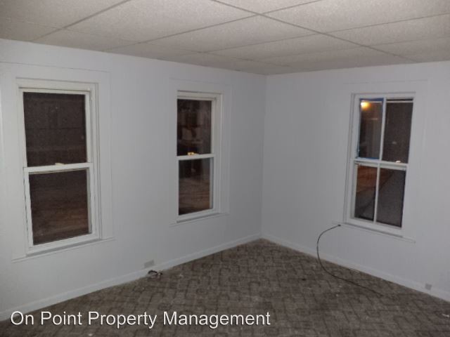 Building Photo - 208 W Green St