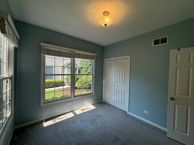 Building Photo - 1N061 Mission Ct