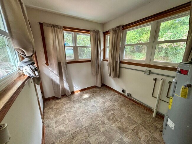 Building Photo - 1012 Georgia Ave