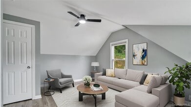 Building Photo - 22 Town Path