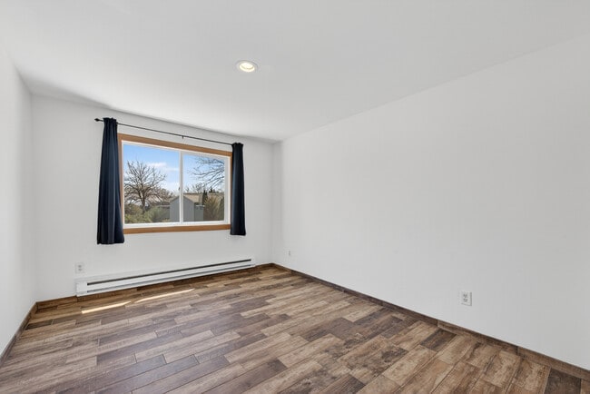 Building Photo - 1140 Ohio Ct