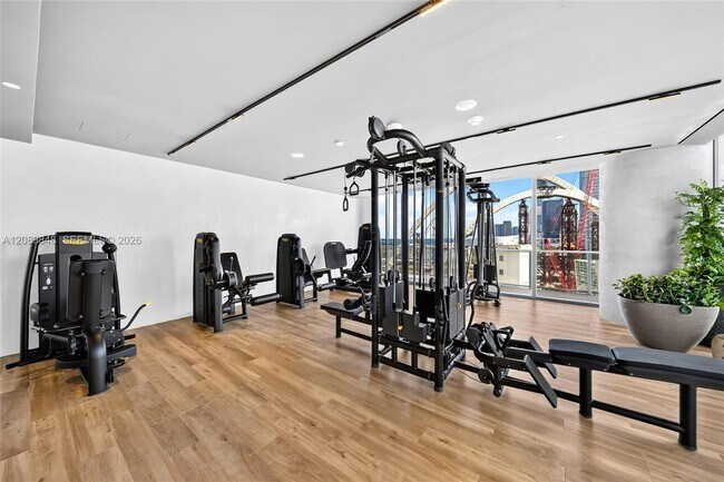 Building Photo - 1400 Biscayne Blvd