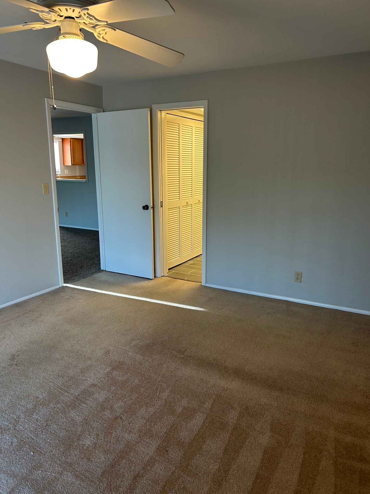 Bedroom #1 Master - 1376 Chesapeake Ave