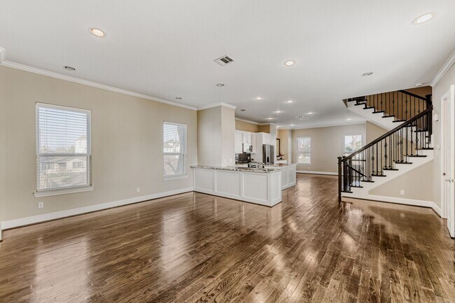 Building Photo - 1103 E 27th St