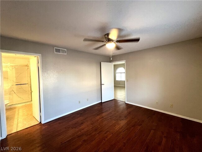 Building Photo - 7570 W Flamingo Rd