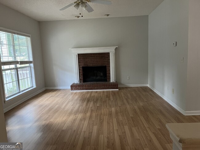 Building Photo - 214 Piedmont Dr