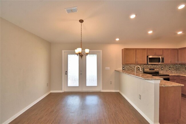 Building Photo - 605 Vittorio Dr