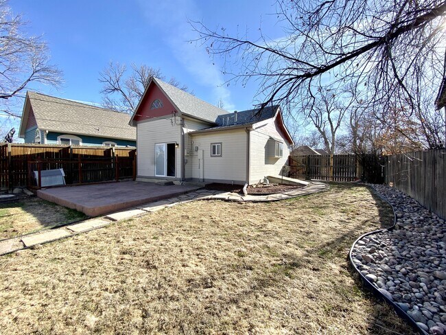 Building Photo - 955 5th St