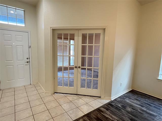Building Photo - 7960 Glenway Dr