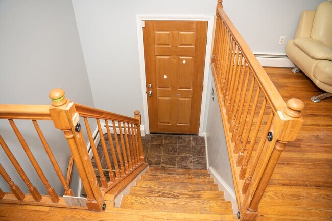 Building Photo - 1643 Colonial Manor Dr