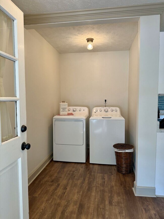Building Photo - 405 Andros Dr