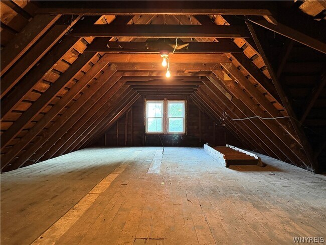 Building Photo - 285 West Ave