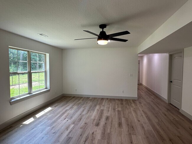 Building Photo - Now Accepting Applications – 4 BED 3 BATH | Summit Pass Subdivision | Waynesville School District