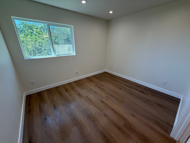 Building Photo - 13369 Garber St