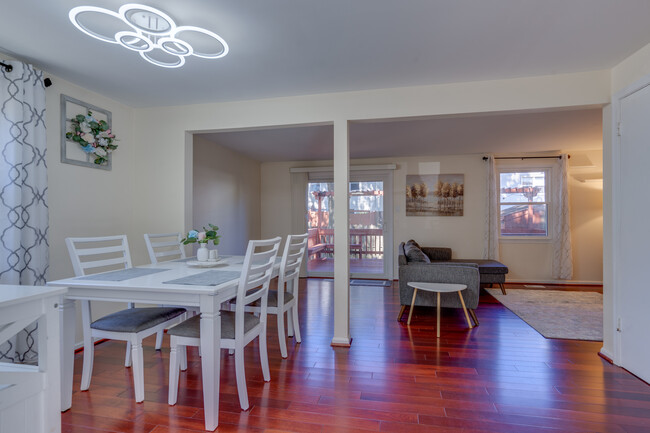 Dining Room - 3030 Ellenwood Dr