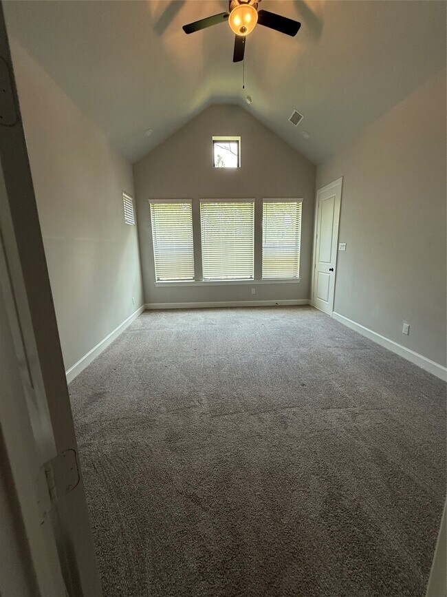 Building Photo - 10526 William Pk Dr