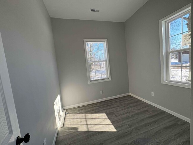 Building Photo - Two Bedroom | Completely Updated