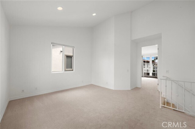 Building Photo - 265 Mesa Dr