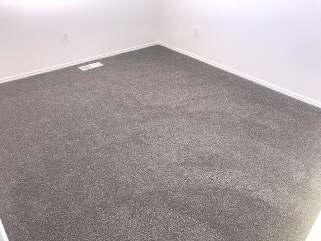 Building Photo - Clearfield Home for Rent
