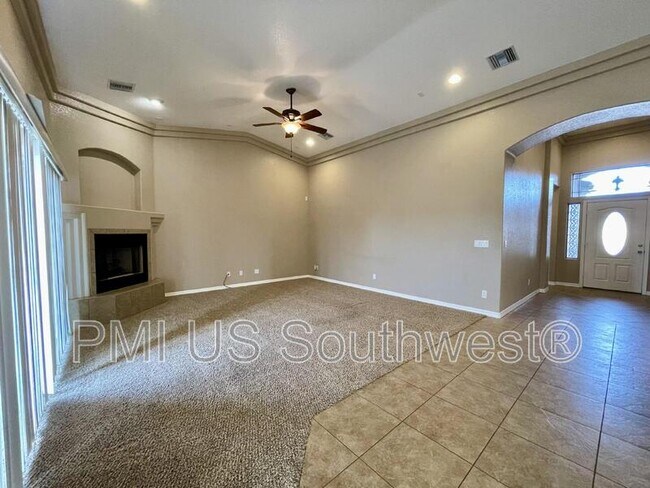 Building Photo - 11 Hickory Knoll Cir