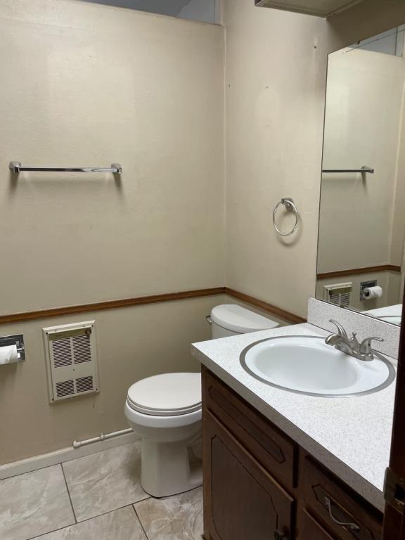 Building Photo - 1703 10th St