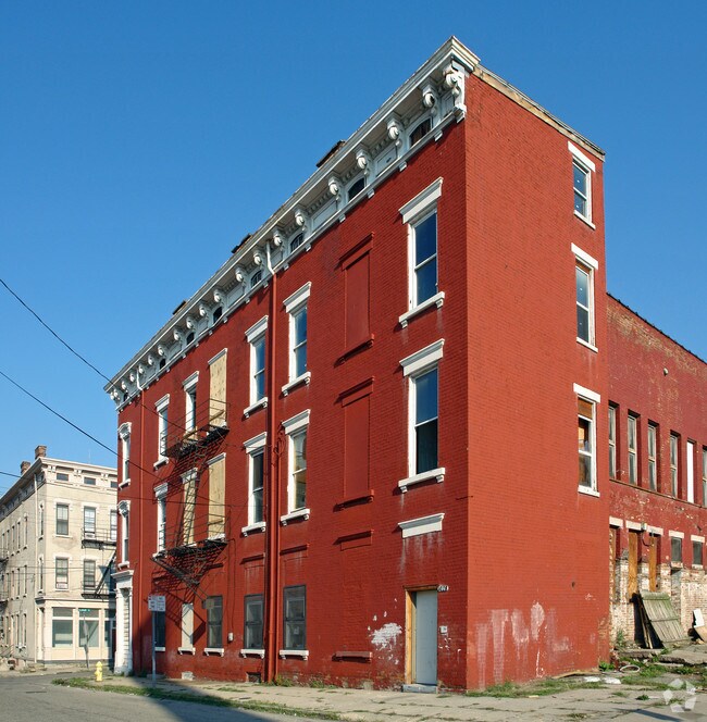 Primary Photo - 1900 Colerain Ave