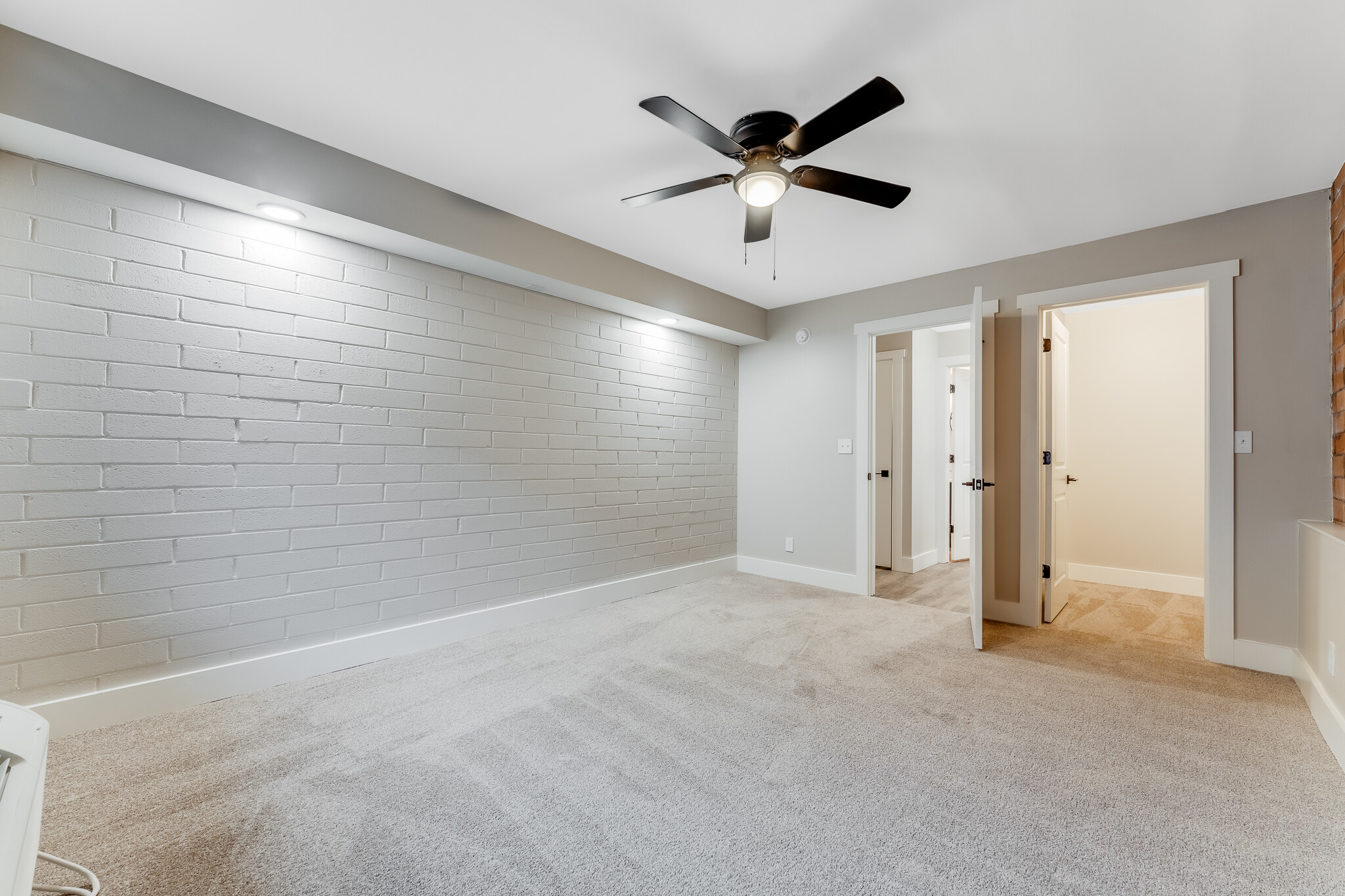 Building Photo - 2772 University Ave