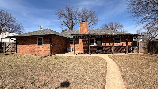 Building Photo - 209 E Cammack St