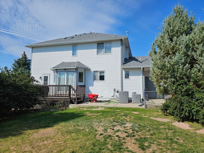 Building Photo - 5503 Bluff Pl