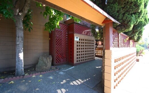 Building Photo - 5412 Claremont Ave