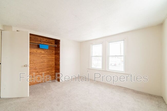 Building Photo - 201 F St