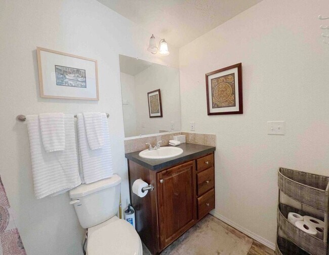 Building Photo - 3 Bedroom | 2 Bath home in White Salmon.